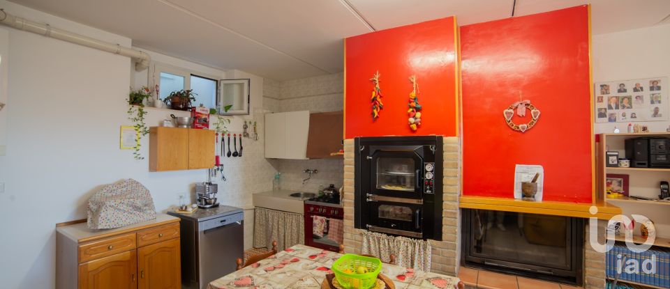 Casa indipendente / Villa 8 locali di 310 m² in Serra de' Conti (60030)