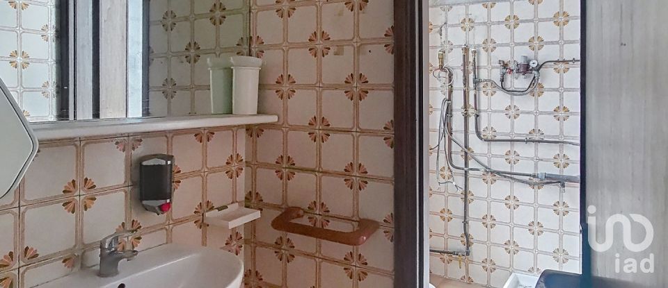 Negozio / locale commerciale di 750 m² in Quart (11020)