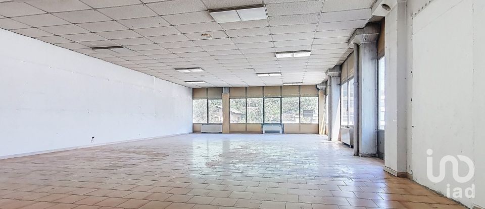 Negozio / locale commerciale di 750 m² in Quart (11020)