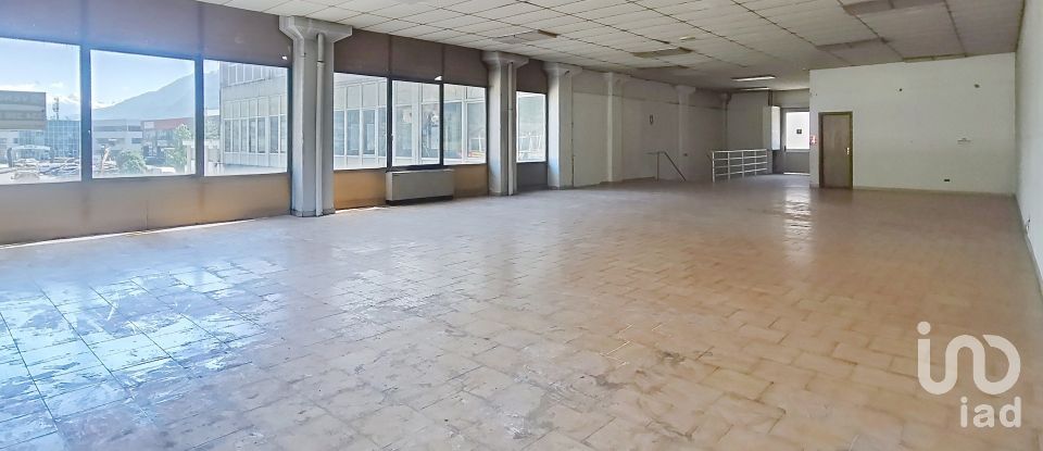 Negozio / locale commerciale di 750 m² in Quart (11020)