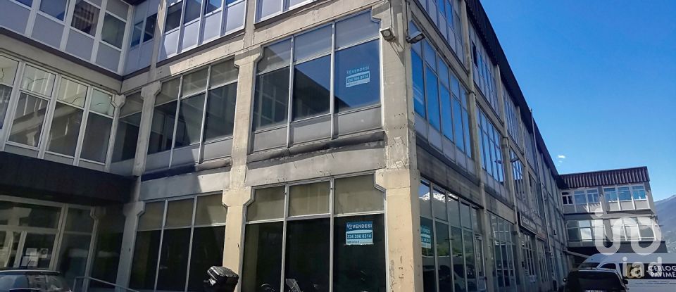 Negozio / locale commerciale di 750 m² in Quart (11020)