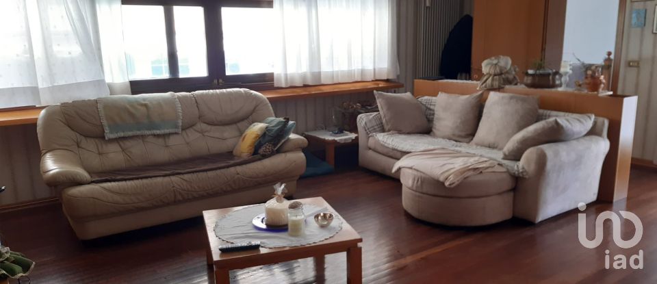 House boat 7 rooms of 237 m² in Montegalda (36047)