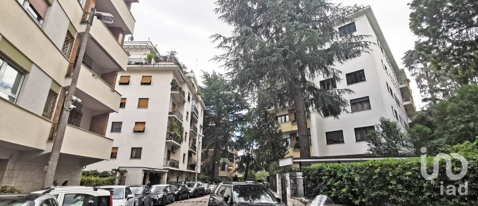 Appartamento 12 locali di 180 m² a Roma (00192)