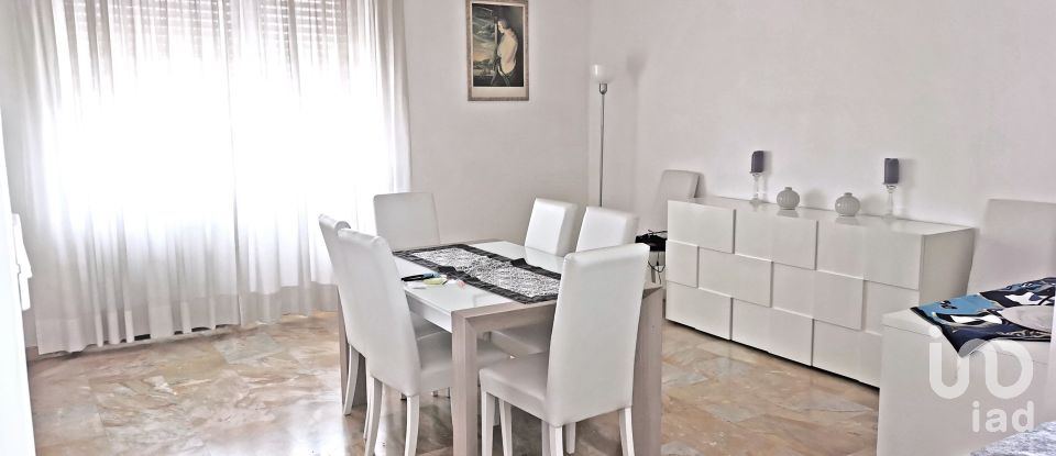 Appartamento 12 locali di 180 m² a Roma (00192)