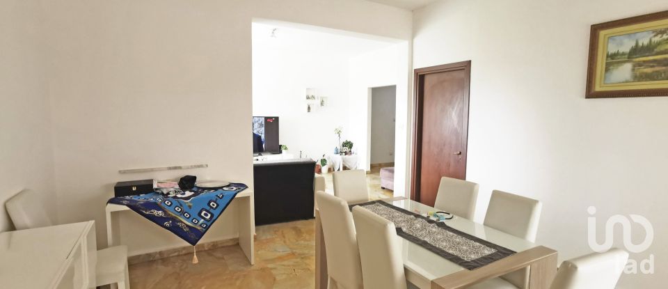 Appartamento 12 locali di 180 m² a Roma (00192)