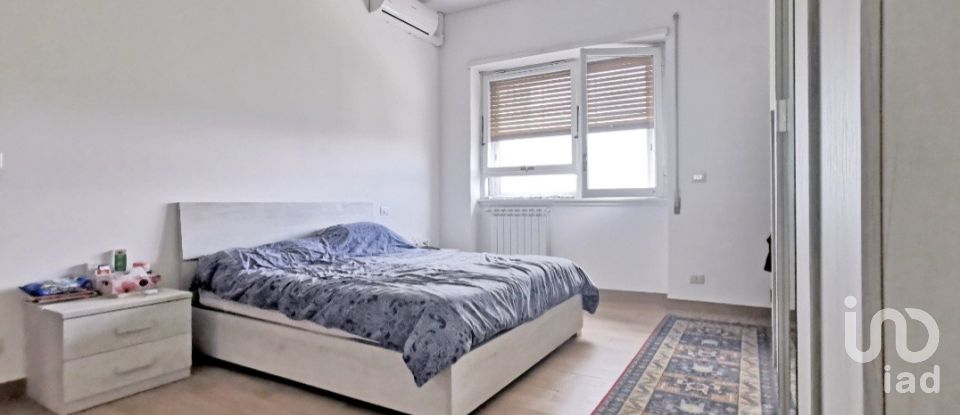 Appartamento 12 locali di 180 m² a Roma (00192)