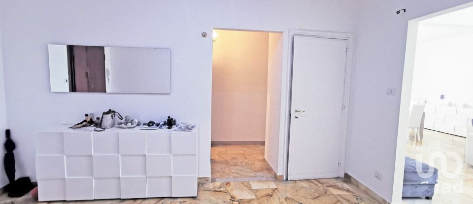 Appartamento 12 locali di 180 m² a Roma (00192)