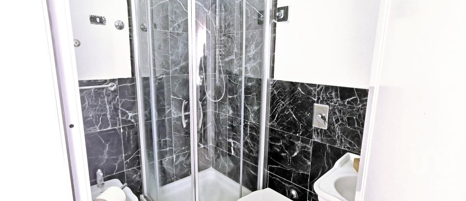 Appartamento 12 locali di 180 m² a Roma (00192)