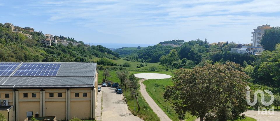 Appartamento 5 locali di 145 m² a Montefiore dell'Aso (63062)