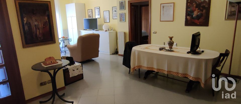 Appartamento 5 locali di 145 m² a Montefiore dell'Aso (63062)