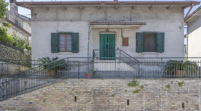 Casa indipendente / Villa 6 locali di 120 m² in Filottrano (60024)