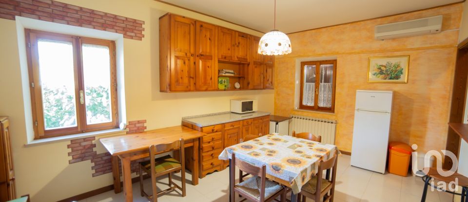 Rustico 0 locali di 370 m² in Morro d'Alba (60030)