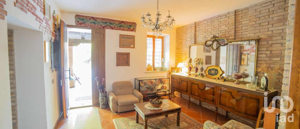 Rustico 0 locali di 370 m² in Morro d'Alba (60030)