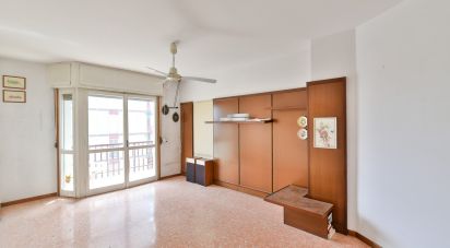 Three-room apartment of 112 m² in Seregno (20831)