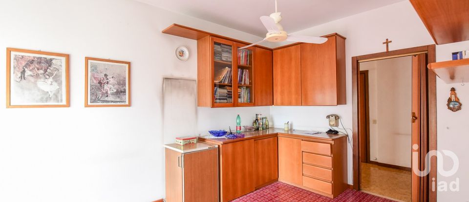 Three-room apartment of 112 m² in Seregno (20831)