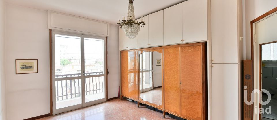 Three-room apartment of 112 m² in Seregno (20831)