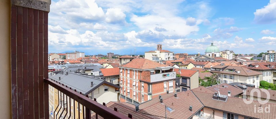 Three-room apartment of 112 m² in Seregno (20831)