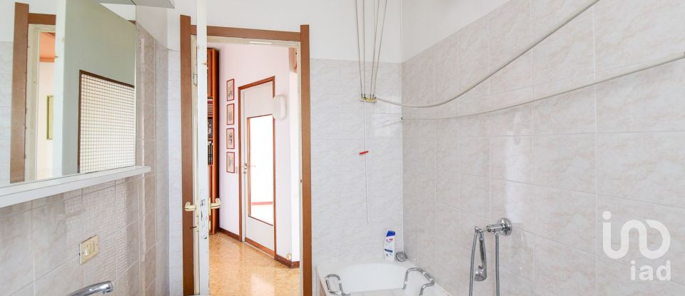 Three-room apartment of 112 m² in Seregno (20831)