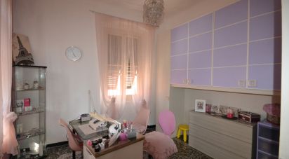 Trilocale di 65 m² a Genova (16164)