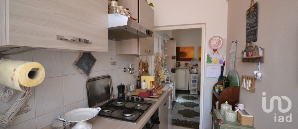 Trilocale di 65 m² a Genova (16164)