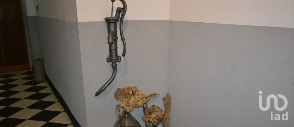 Trilocale di 65 m² a Genova (16164)