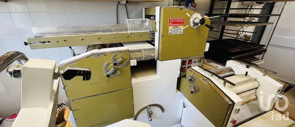 Negozio / locale commerciale di 101 m² in Stra (30039)