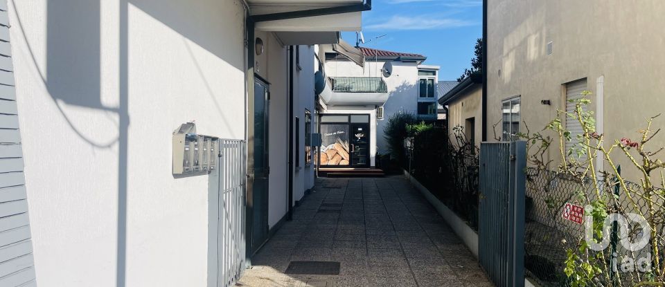 Negozio / locale commerciale di 101 m² in Stra (30039)