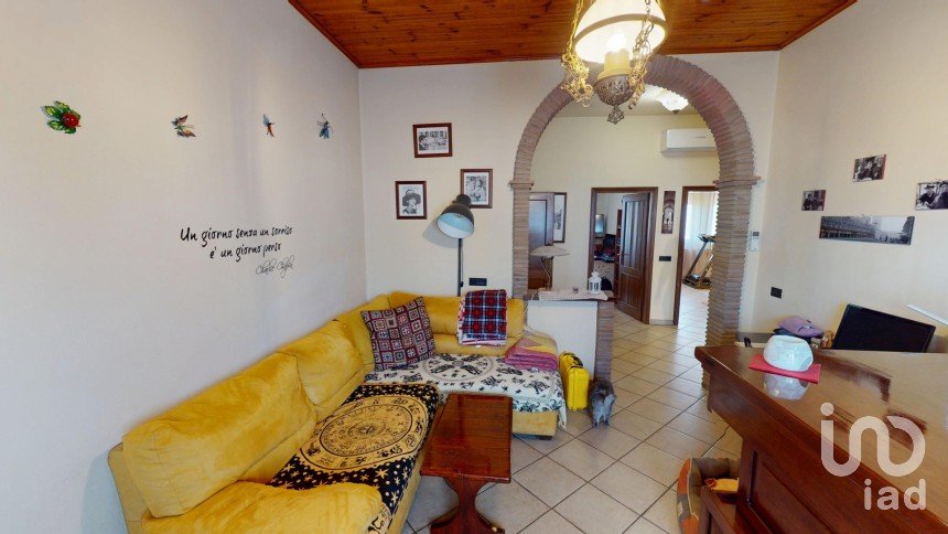 Four-room apartment of 100 m² in Voghiera (44019)