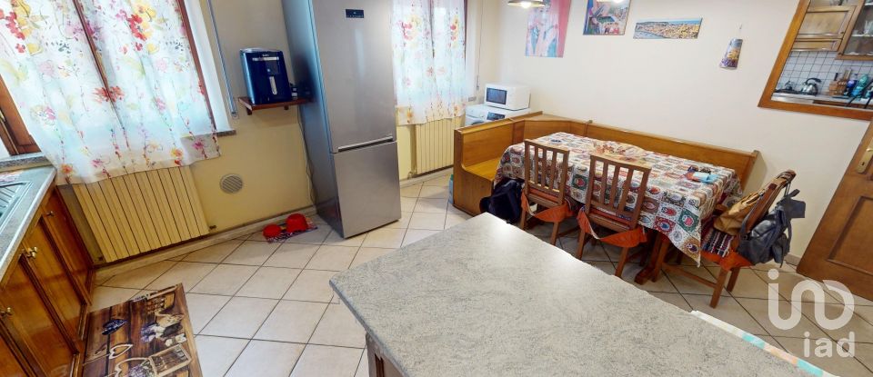 Four-room apartment of 100 m² in Voghiera (44019)