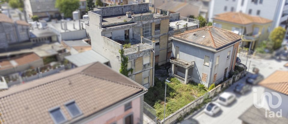 Costruzione di 900 m² in Civitanova Marche (62012)