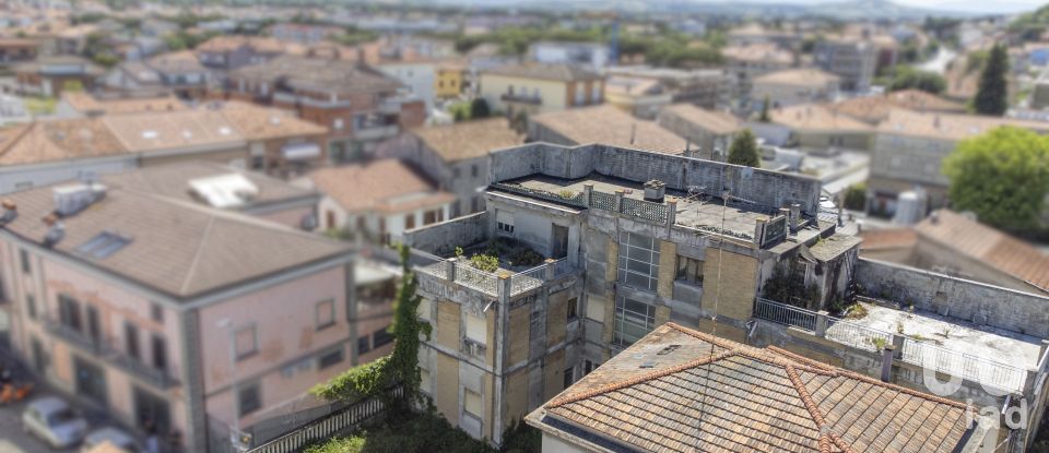 Costruzione di 900 m² in Civitanova Marche (62012)