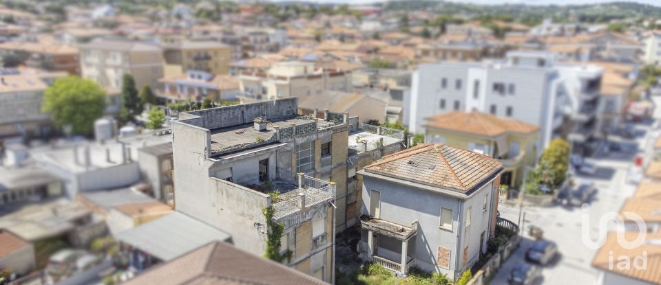 Costruzione di 900 m² in Civitanova Marche (62012)