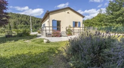 Casale 4 locali di 130 m² in Ancona (60129)