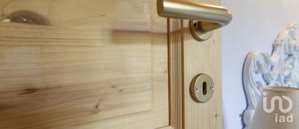 Casale 4 locali di 130 m² in Ancona (60129)