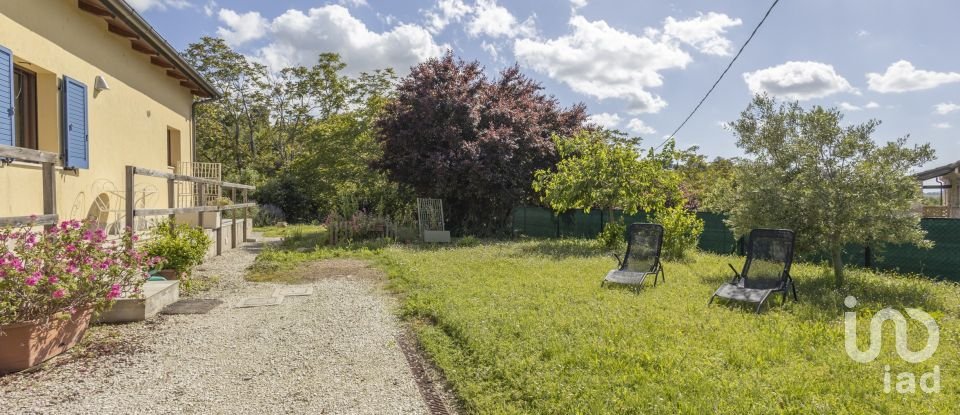 Casale 4 locali di 130 m² in Ancona (60129)