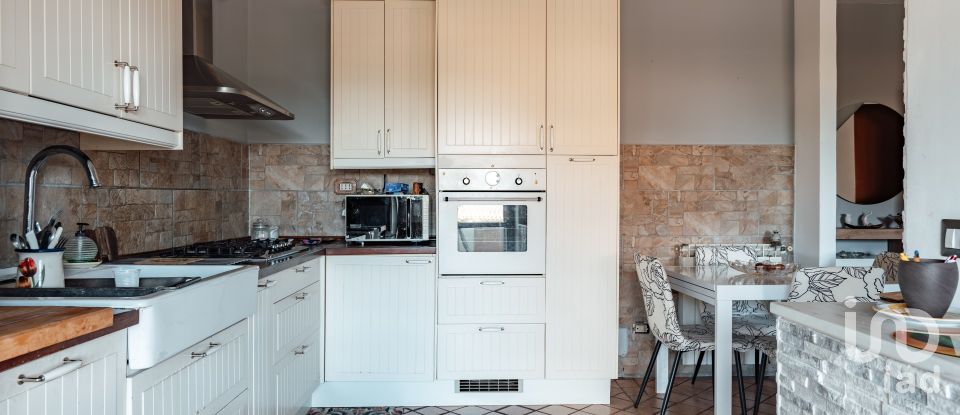 Appartamento 0 locali di 70 m² a Roma (00134)