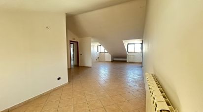 Loft 4 locali di 140 m² a San Nicola la Strada (81020)