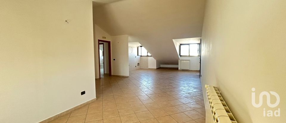 Loft 4 locali di 140 m² a San Nicola la Strada (81020)