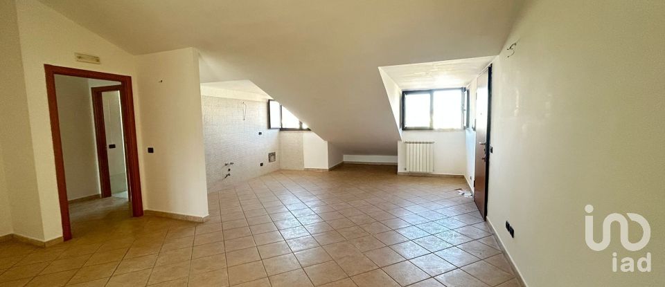 Loft 4 locali di 140 m² a San Nicola la Strada (81020)