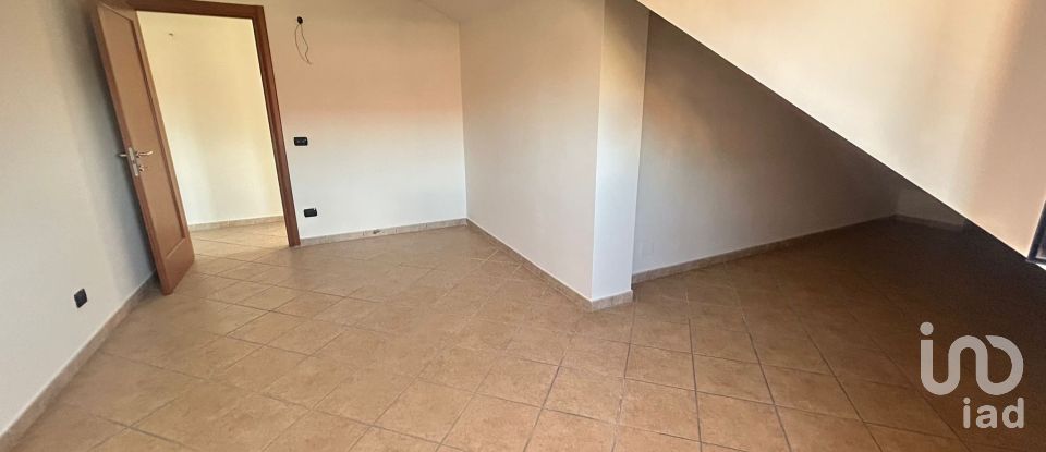 Loft 4 locali di 140 m² a San Nicola la Strada (81020)