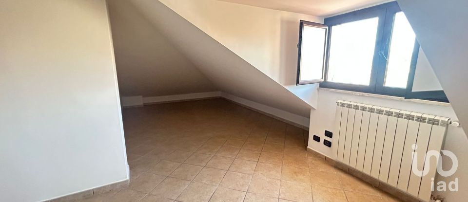 Loft 4 locali di 140 m² a San Nicola la Strada (81020)