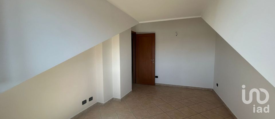 Loft 4 locali di 140 m² a San Nicola la Strada (81020)