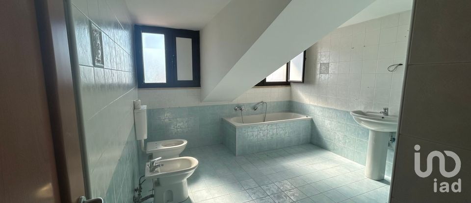 Loft 4 locali di 140 m² a San Nicola la Strada (81020)