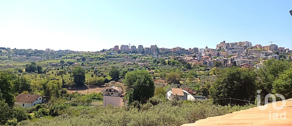 Casa indipendente / Villa 4 locali di 129 m² in Chieti (66100)