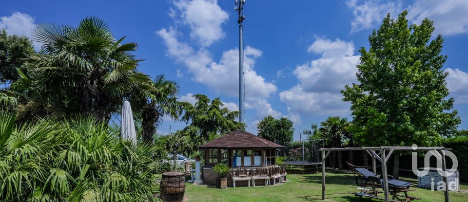 Casa indipendente 6 locali di 296 m² in Ostellato (44020)