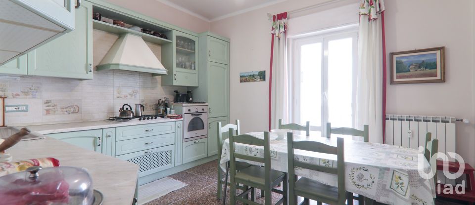 Appartamento 6 locali di 114 m² a Genova (16144)