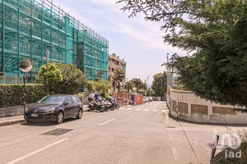 Apartment 6 rooms of 80 m² in Genova (16155)