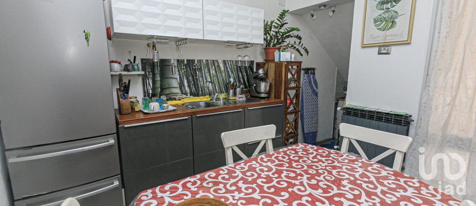 Casa indipendente / Villa 4 locali di 80 m² in Genova (16152)