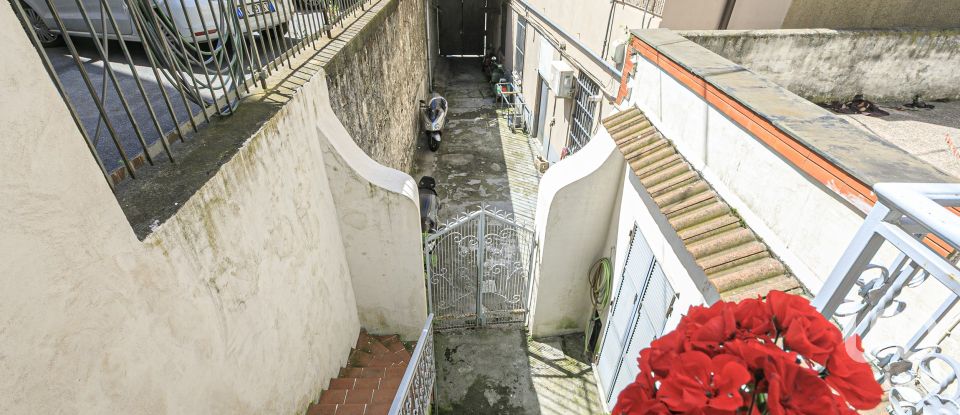 Casa indipendente / Villa 4 locali di 80 m² in Genova (16152)