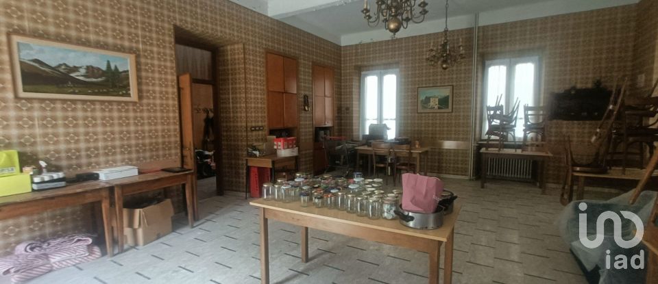 Hotel 3* of 1,120 m² in Lemie (10070)